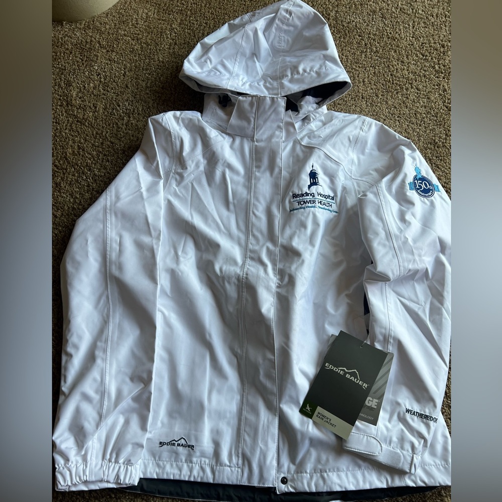 Ladies Eddie Bauer Weatheredge Rain Coat in White size medium NWT- ‼️HAS LOGO‼️